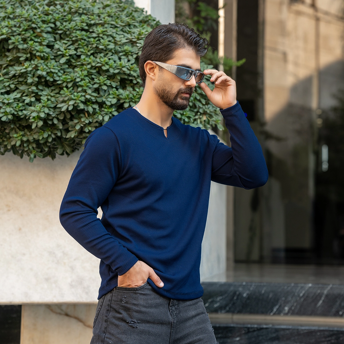 بلوز مردانه سرمه ای یقه کوبایی مدل Etron